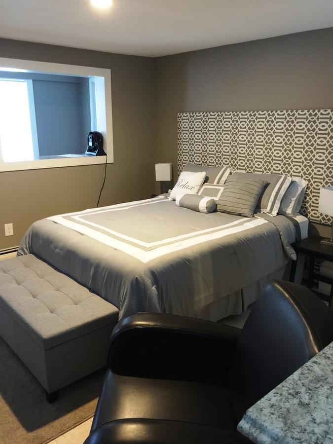 Brimley Motel Suites Bagian luar foto